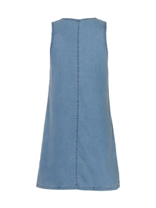 Vue arrière d'une robe en jean sans manches bleue avec col rond et coupe droite décontractée