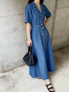 Robe chemise en jean bleu foncé à col en V pour femme avec ceinture et boutons vintage