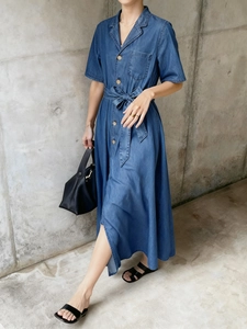 Robe Chemise en Jean Décontractée pour Femmes Col en V Manches Courtes Simple Boutonnage Fente Latérale Robe Maxi Avec Ceinture Robe Longue Été Élégante