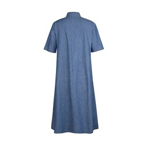 Abito midi classico in denim lavaggio medio con maniche corte e colletto a punta
