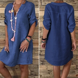 Robe en jean femme bleu foncé coupe ample avec col en V et manches retroussées