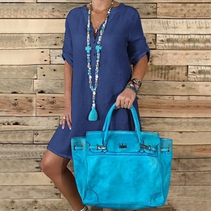 Robe en jean bleu foncé ample pour femme avec col en V et accessoires de style bohème