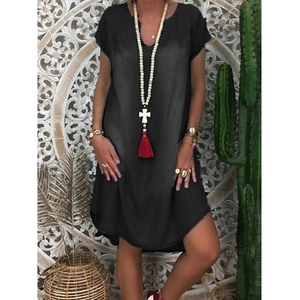 Women's casual loose black short sleeve denim dress with curved hem and crew neck style