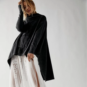 Acid-Wash Kapuzenpullover in Schwarz mit Oversize-Passform und Kängurutasche