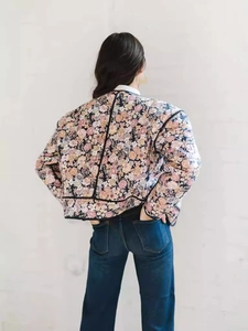 Quilted floral jacket for women with vintage patterns and a loose fit for winter warmth