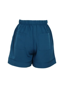 Détail du short décontracté bleu sarcelle à taille haute avec ceinture élastique