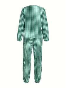 Vue arrière détaillée de l'ensemble deux pièces en coton vichy vert et blanc avec pantalon