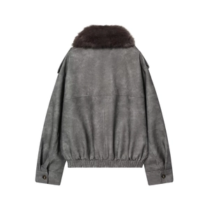 Vue arrière de la veste bomber grise en daim avec col en fourrure et ourlet élastique
