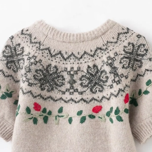 Chic beige short sleeve knit sweater with vintage jacquard and floral embroidery details