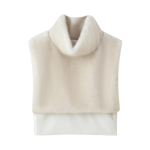 Elegant off-white faux fur high-neck collar scarf for stylish winter layering