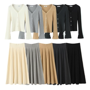Cardigan en Maille à Col en V et Jupe Plissée Élégant pour Femmes Top And Bottom Tenue Unie Automne Hiver