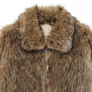 Veste en fausse fourrure marron avec grand revers et fermeture éclair métallique