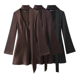 Damen Elegant Satin Schalkragen Tiefer V-Ausschnitt Langarm Minikleid Slim Fit Ausgestellte Ärmel Einfarbig Herbst Winter Kleid