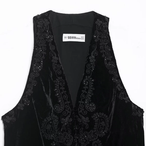 Gilet en velours noir rétro avec broderies florales de perles et paillettes élégantes