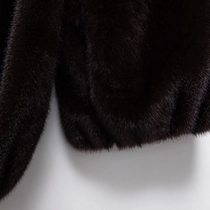 Veste en fausse fourrure pour femme avec col rond et zip, vue complète en peluche