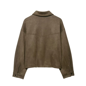 Vue arrière du blouson aviateur en daim marron montrant l'empiècement au dos