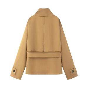 Trench-coat court kaki pour femme vue arrière avec col montant et bavolet de protection