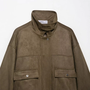 Veste bomber femme en suédine marron foncé avec col montant et poches sur la poitrine