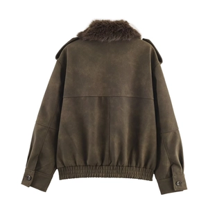 Vue arrière de la veste en faux daim marron avec col amovible en fausse fourrure épaisse