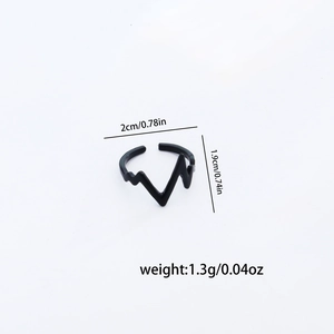Macro detail of wave heartbeat ring dimensions and weight on white background