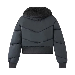 Veste courte matelassée pour femme avec grand col en fausse fourrure amovible et poignets