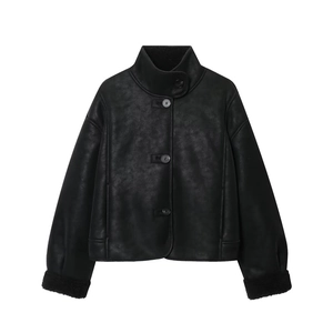 Veste noire pour femme en similicuir et peau lainée avec col montant et boutons
