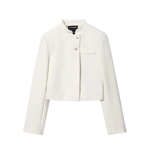 Blazer court cintré ivoire pour femme avec col montant et boutons asymétriques