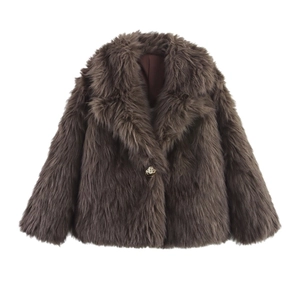 Manteau en fausse fourrure marron foncé pour femme avec col à revers et bouton doré
