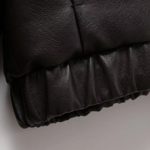 Veste en cuir marron foncé tendance avec détail d'ourlet élastique et coutures premium