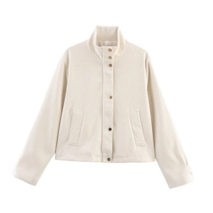 Veste femme blanc crème à col montant avec boutons et texture douce au fini raffiné