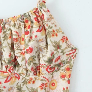 Floral print summer A-line dress with elastic pleated neckline and fine stitching