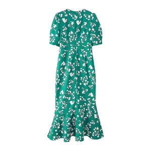 Robe midi fleurie verte à manches bouffantes, coupe ajustée et ourlet en queue de poisson