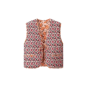 Gilet matelassé pour femmes avec motif floral et fermeture à nouer en violet et orange