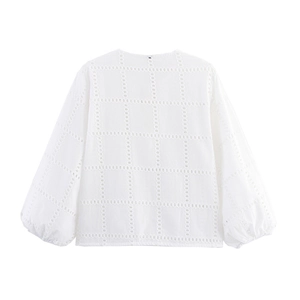 Set camicia a maniche lunghe in pizzo ricamato bianco e pantaloni con dettagli traforati
