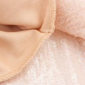 Robe longue sexy à paillettes rose pâle avec dos nu et texture délicate en dentelle