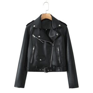 Détails de la veste de motard en similicuir noir avec fermetures éclair et ceinture