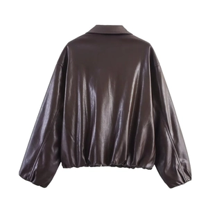Vue arrière d'un blouson aviateur en similicuir marron foncé avec bords élastiques