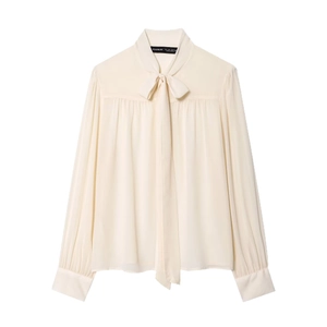 Elegante cremefarbene Chiffonbluse mit Schluppenkragen und plissierten Ärmeln für Damen