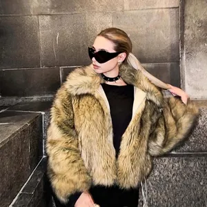 Veste Courte en Fausse Fourrure pour Femme Manteau d'Hiver Chaud Revers Fermeture Éclair Couleur Unie Streetwear Marron