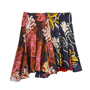 Elegant high-waist maxi skirt with retro floral print in caramel brown and navy blue colors
