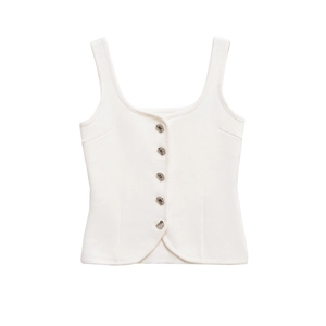 Dettaglio top gilet bianco senza maniche con bottoni argentati e scollatura a U ampia
