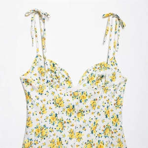 Abito estivo a fiori con spalline regolabili e scollo a V profondo stile sexy chic
