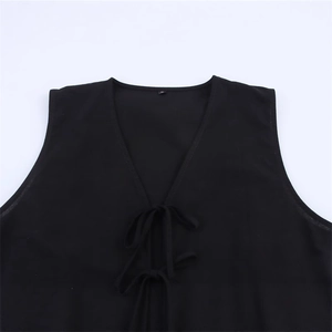 Gilet estivo nero da donna con scollo a V, lacci frontali eleganti e ricamo traforato moda