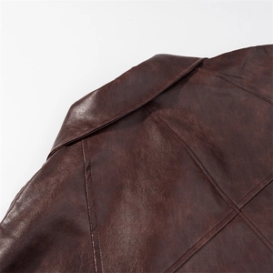 Vintage Damen Kunstlederjacke in Dunkelbraun mit Reverskragen und geometrischer Naht am Rücken