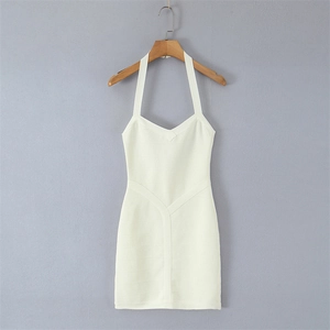 Robe bandage dos nu élégante en blanc ivoire avec une silhouette ajustée mince