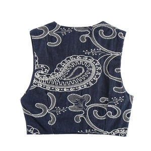 Haut court sans manches bleu foncé pour femme avec broderie paisley sur fond blanc