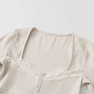 Haut tricoté à manches longues pour femme avec col carré en dentelle élégante