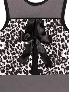 Fashionable leopard print vest featuring a central black satin bow and knit details