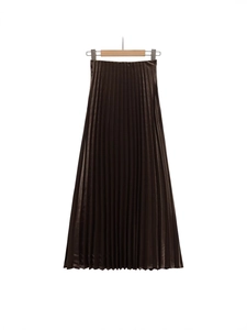 Elegant high-waisted pleated midi skirt in chocolate brown satin with metallic luster