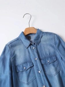 Women's light blue Tencel denim shirt with pointed collar and double flap pockets